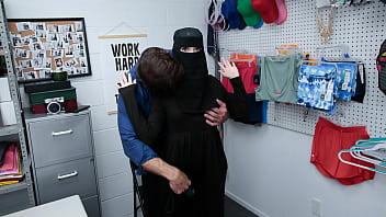 Teenager caught stealing in hijab shop: Officer confronts and penalizes